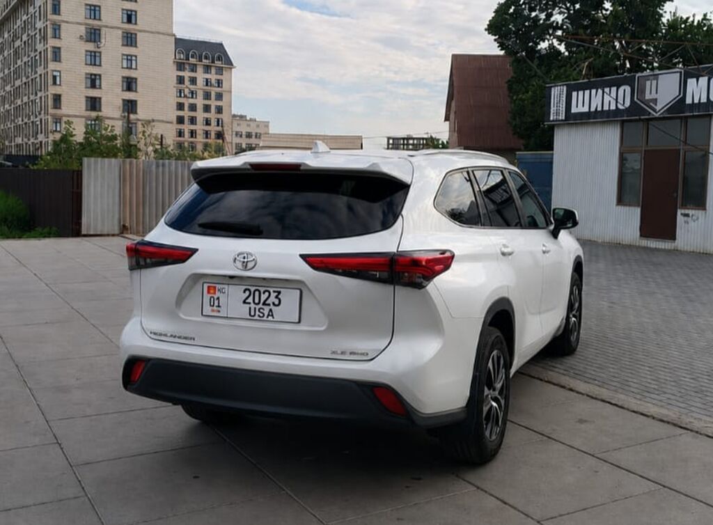Toyota Highlander: 2023 г., 2.4 л, Автомат, Бензин, Кроссовер: фото 3