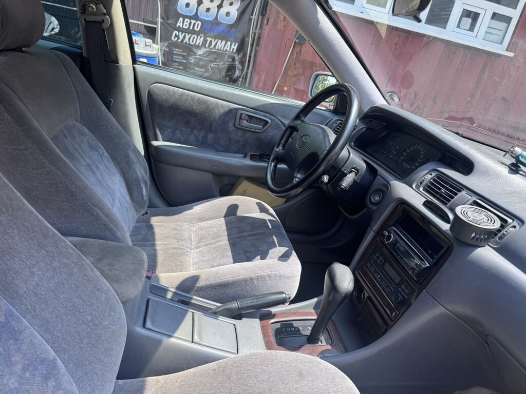 Toyota Camry: 1998 г., 3 л, Автомат, Газ, Седан: фото 6