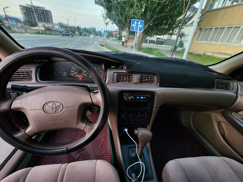 Toyota Camry: 1999 г., 2.2 л, Автомат, Бензин, Седан: фото 8