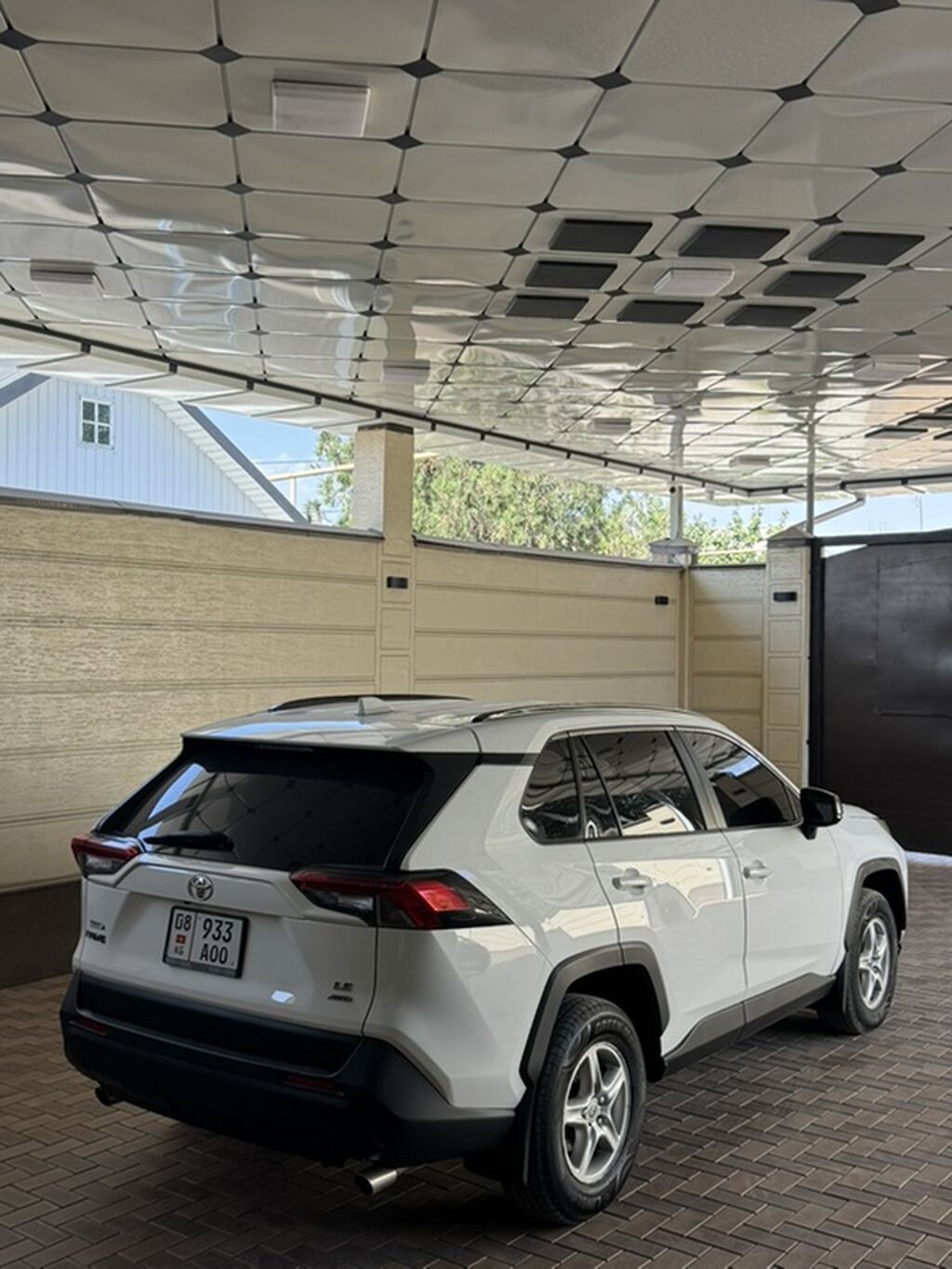 Toyota RAV4: 2019 г., 2.5 л, Автомат, Бензин, Кроссовер: фото 2
