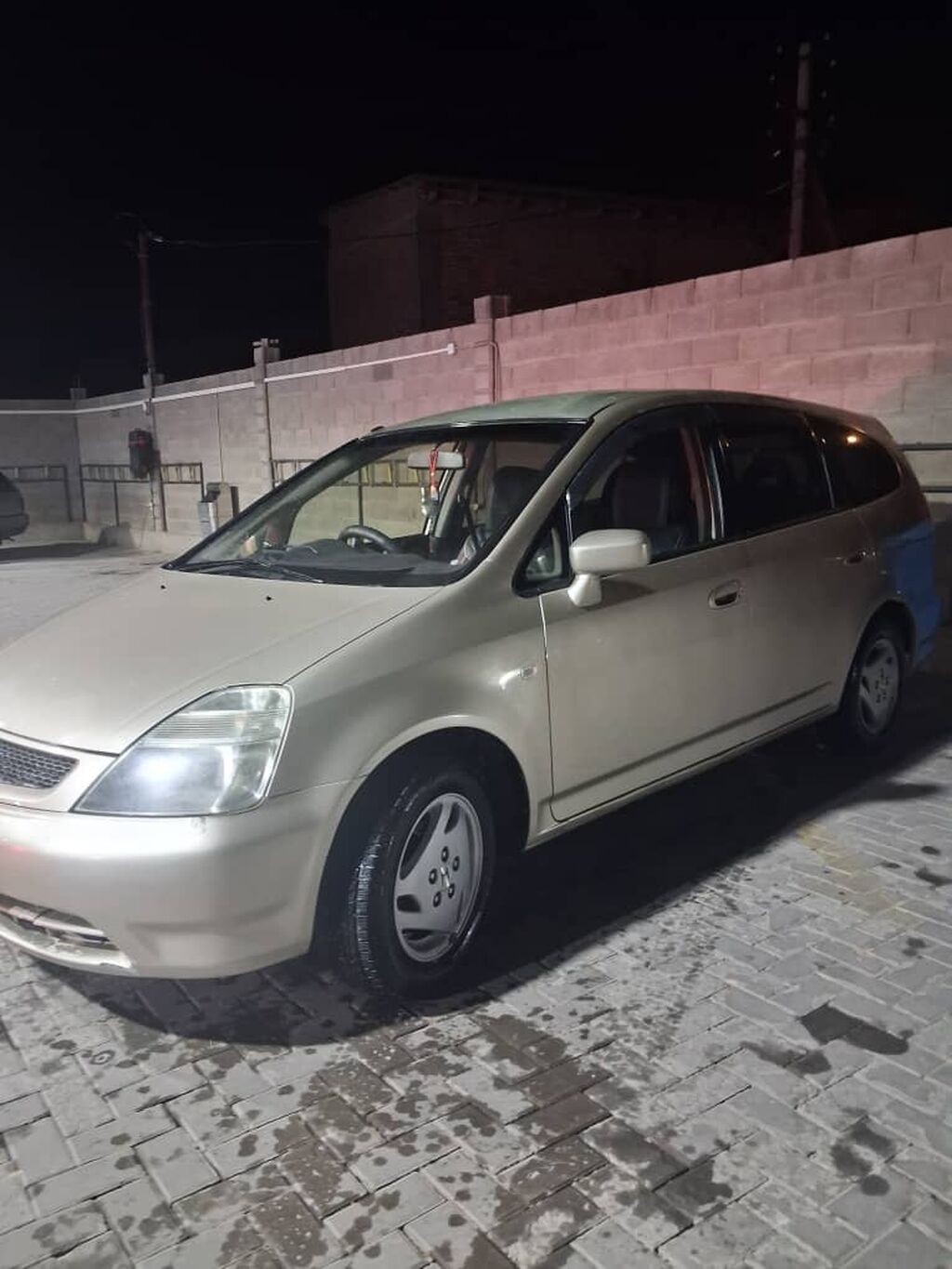 Honda Stream: 2002 г., 1.7 л, Автомат, Бензин, Минивэн: фото 2