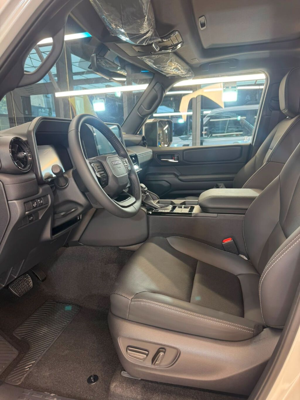 Toyota Land Cruiser Prado: 2024 г., 2.8 л, Автомат, Дизель, Внедорожник: фото 8