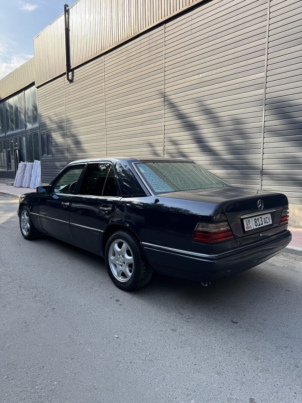 Mercedes-Benz W124: 1993 г., 2.2 л, Механика, Бензин, Седан: фото 3