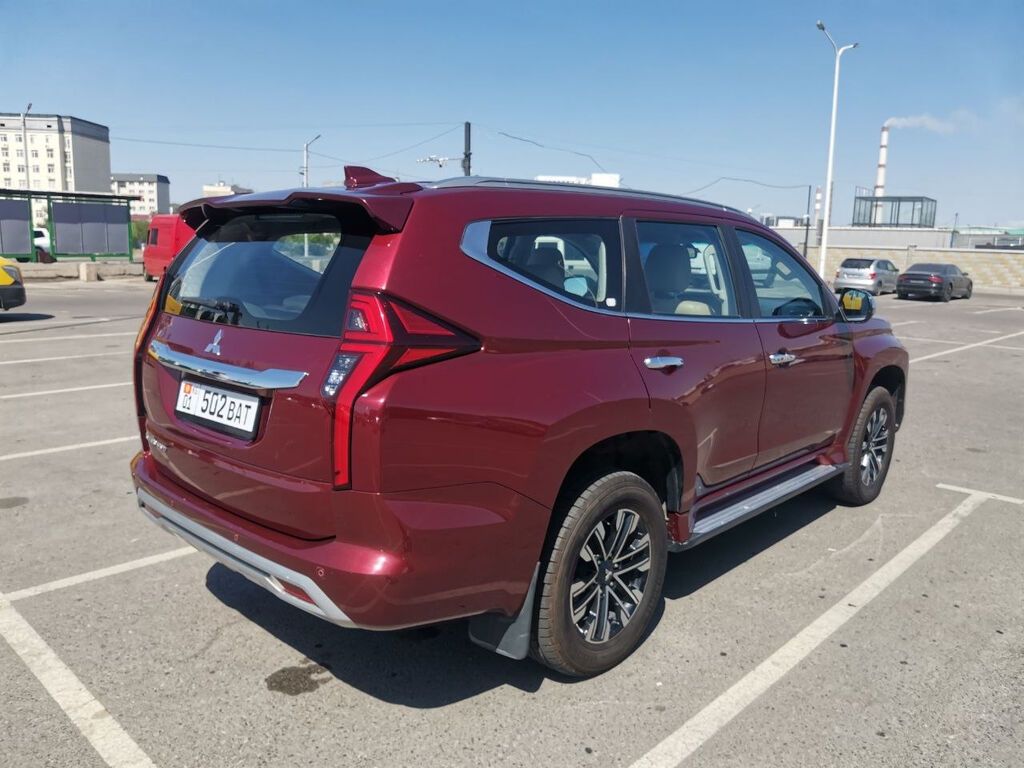 Mitsubishi Montero Sport: 2022 г., 3 л, Автомат, Бензин, Внедорожник: фото 4