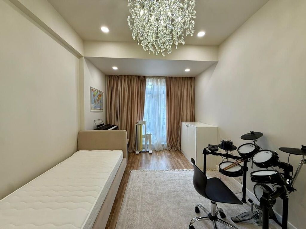 4 комнаты, 120 м², Золотой квадрат Элитка, 8 этаж, Дизайнерский ремонт: фото 3