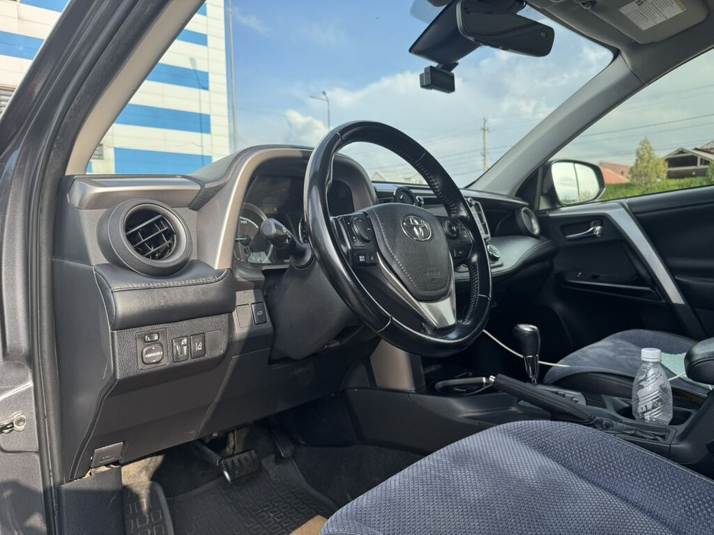 Toyota RAV4: 2018 г., 2.5 л, Автомат, Гибрид, Кроссовер: фото 5