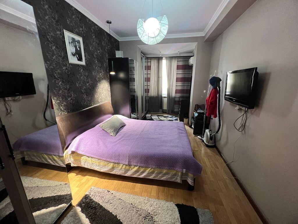 3 комнаты, 120 м², Элитка, 2 этаж, Старый ремонт