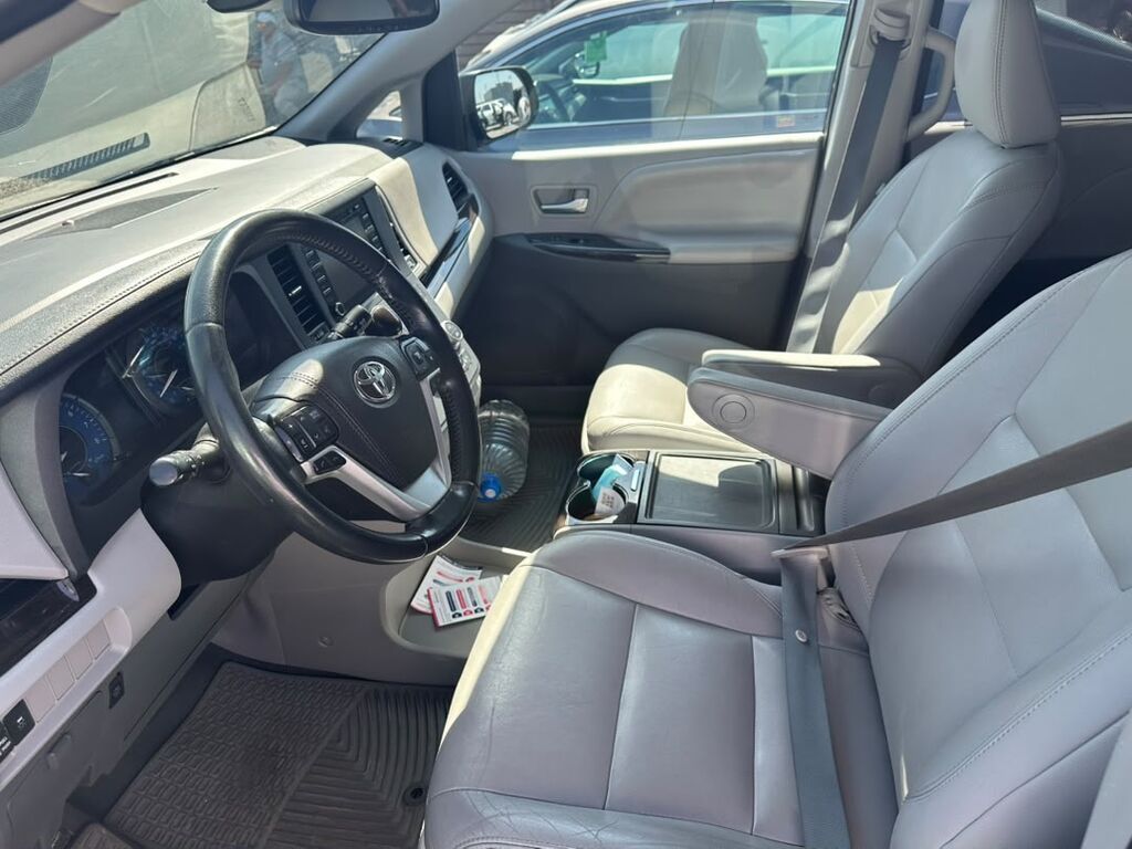 Toyota Sienna: 2020 г., 3.5 л, Автомат, Бензин, Минивэн: фото 5
