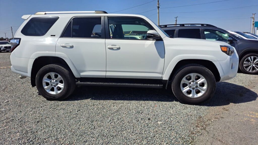 Toyota 4Runner: 2020 г., 4 л, Автомат, Бензин, Внедорожник: фото 4