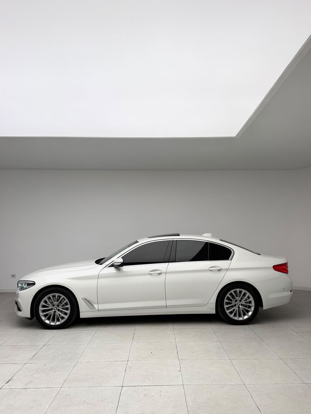 BMW 5 series: 2019 г., 2 л, Автомат, Бензин, Седан: фото 3