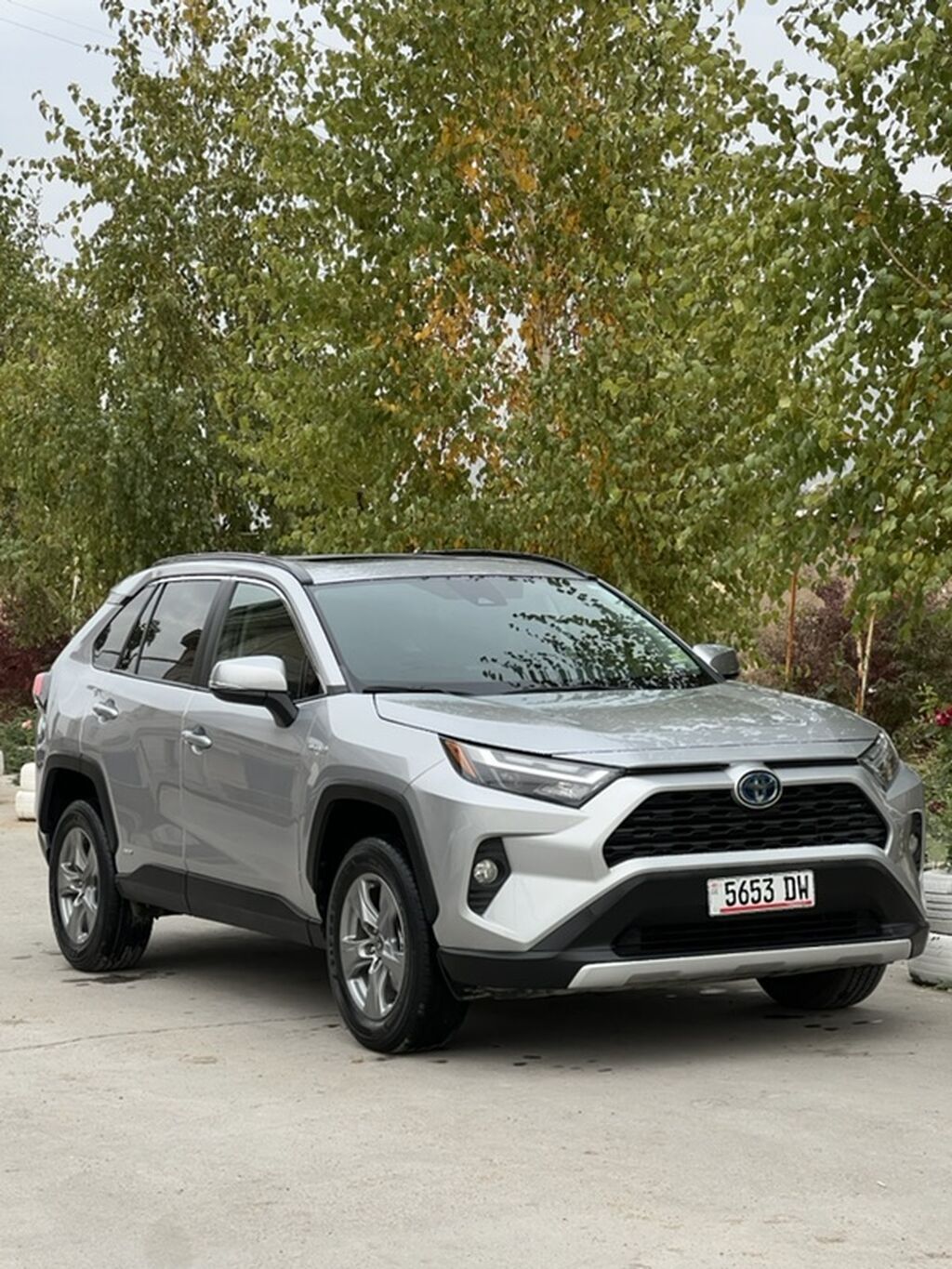 Toyota RAV4: 2022 г., 2.5 л, Автомат, Гибрид, Кроссовер: фото 4