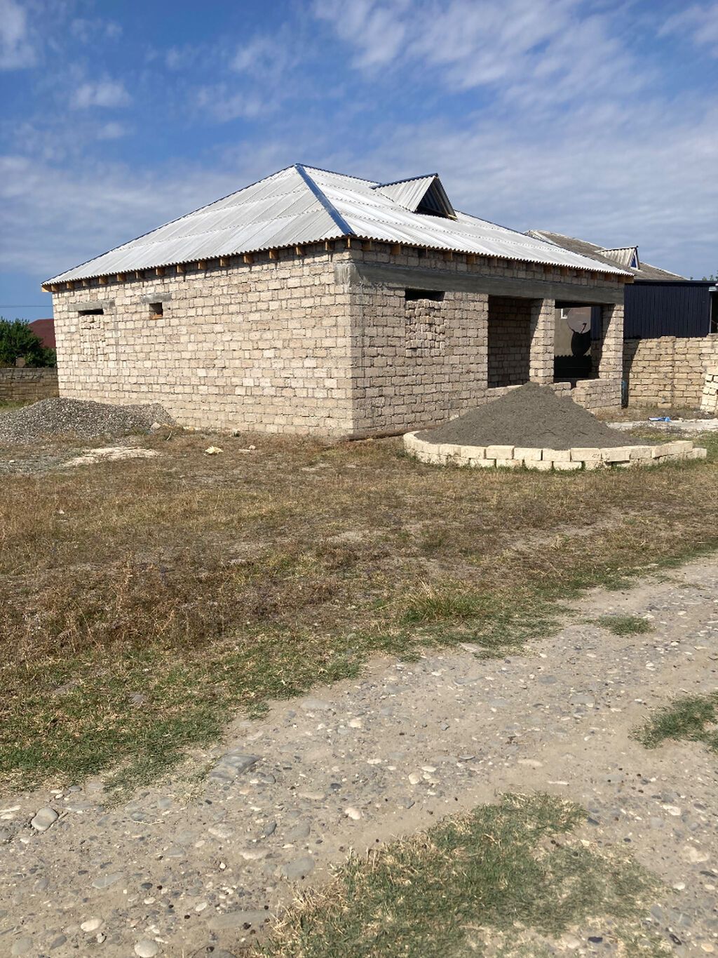 4 otaqlı, 99 kv. m, Kredit yoxdur, Təmirsiz