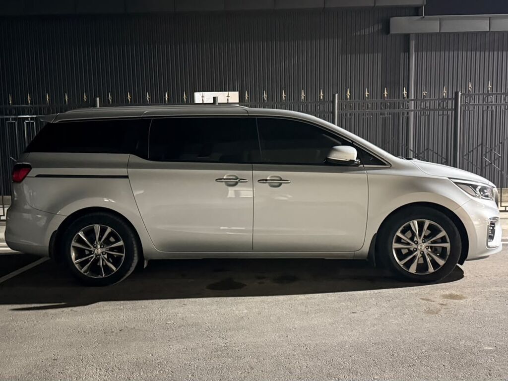 Kia Carnival: 2020 г., 2.2 л, Автомат, Дизель, Минивэн: фото 1