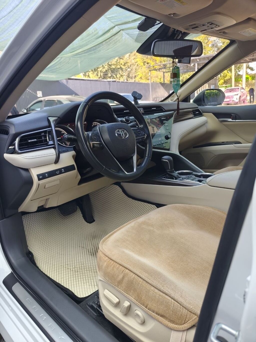 Toyota Camry: 2018 г., 2.5 л, Автомат, Гибрид, Седан: фото 3