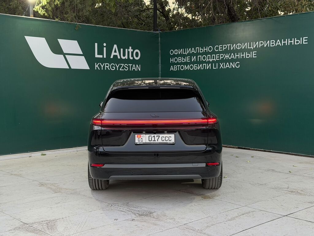 Lixiang L7: 2024 г., 1.5 л, Автомат, Электромобиль, Кроссовер: фото 3