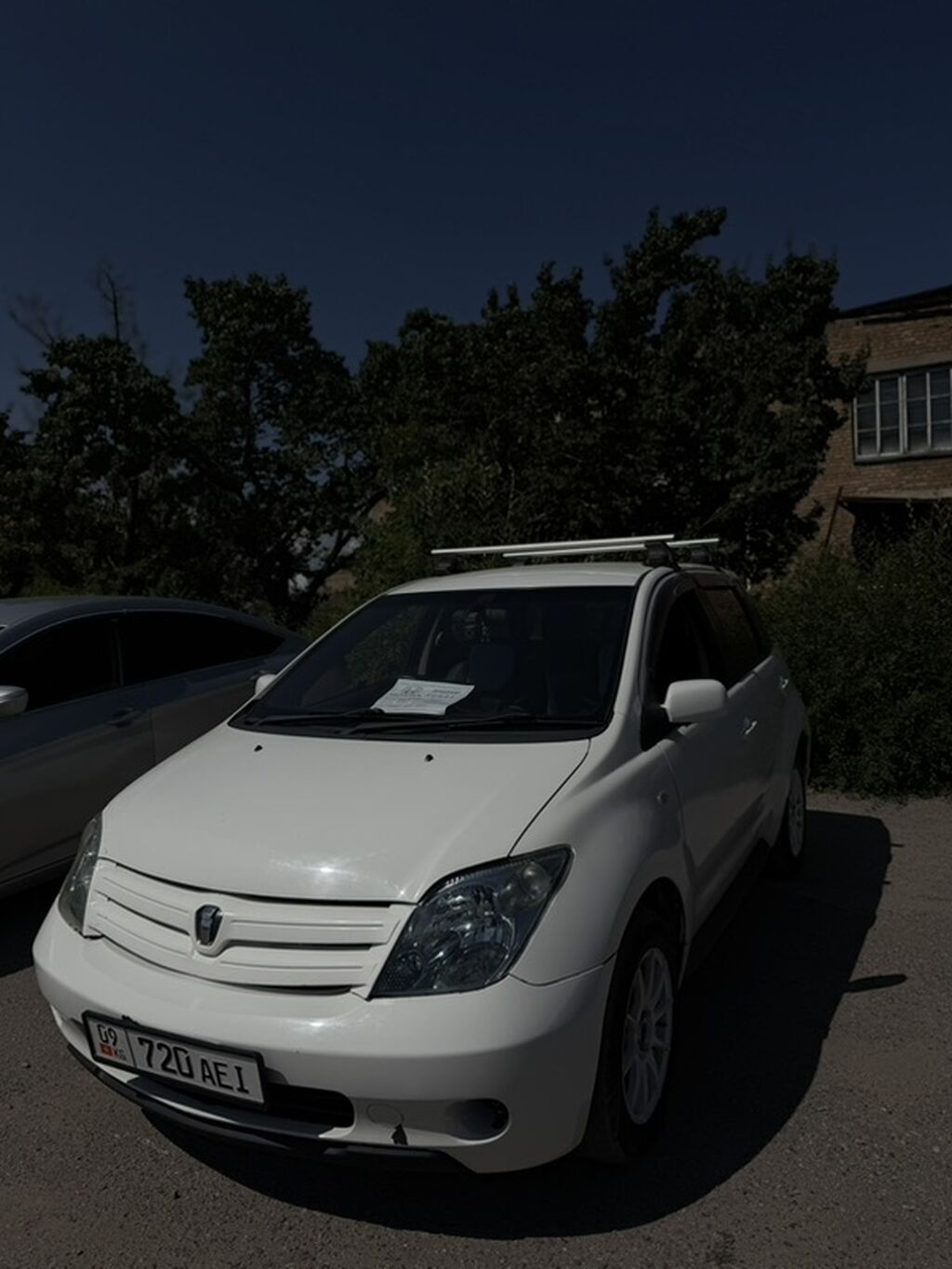 Toyota Ist: 2002 г., 1.5 л, Автомат, Бензин, Хэтчбэк: фото 2