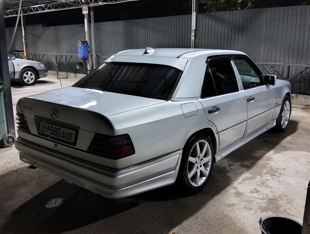 Mercedes-Benz W124: 1994 г., 2.2 л, Механика, Бензин, Седан: фото 6