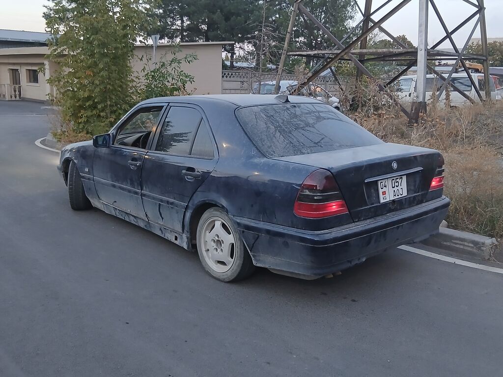 Mercedes-Benz C-Class: 1999 г., 2.4 л, Механика, Бензин, Седан: фото 6