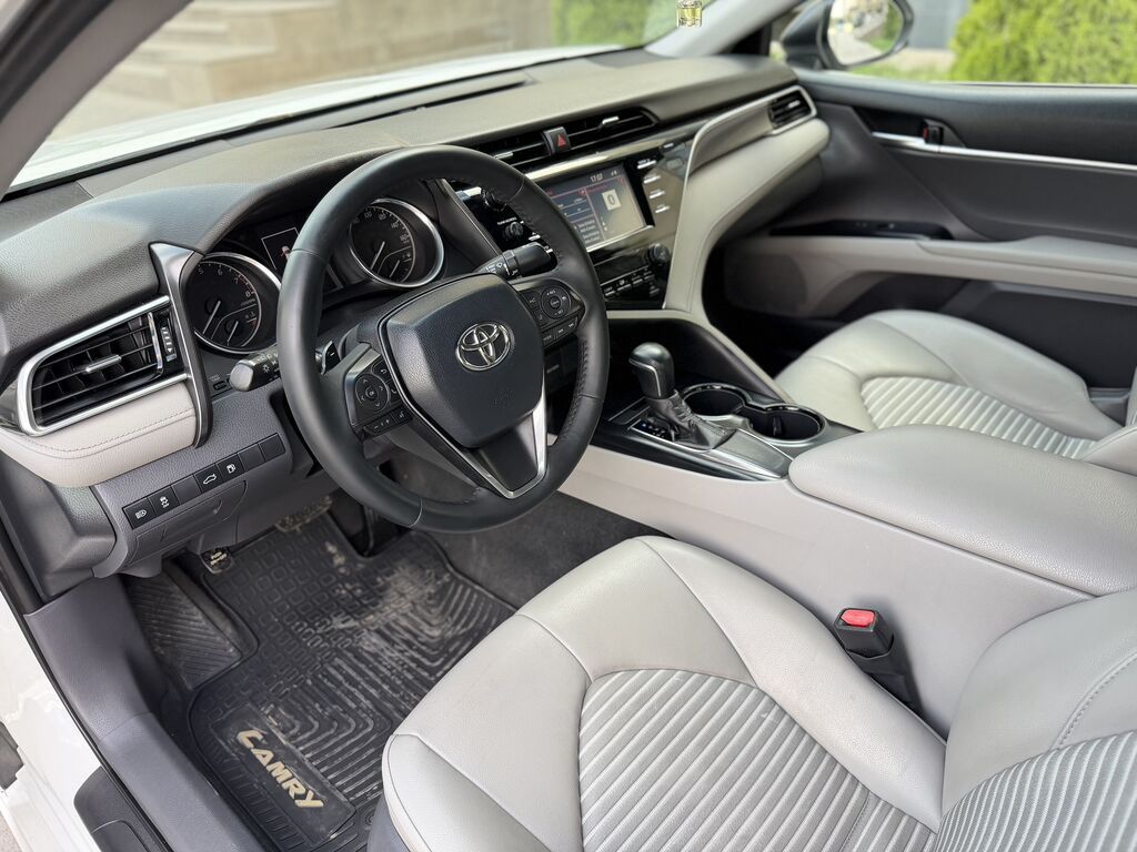 Toyota Camry: 2018 г., 2.5 л, Автомат, Бензин, Седан: фото 4
