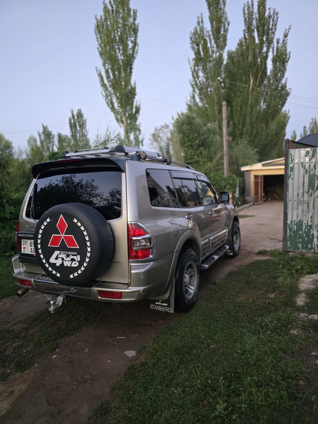 Mitsubishi Montero: 2001 г., 3.5 л, Автомат, Газ, Внедорожник: фото 2