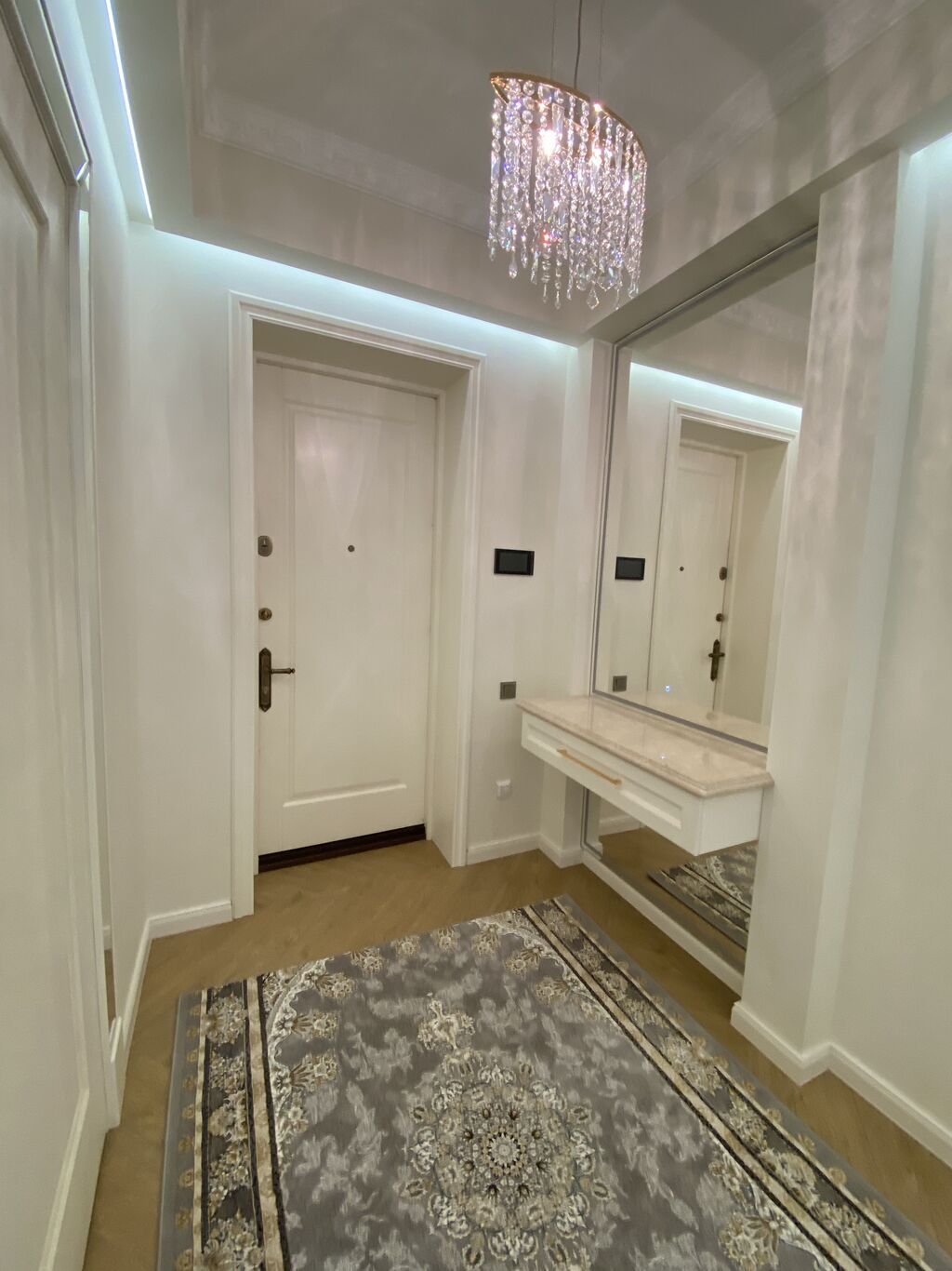 Сдается шикарная, новая 2 к кв. 90 м2, в золотом квадрате- Т: фото 3