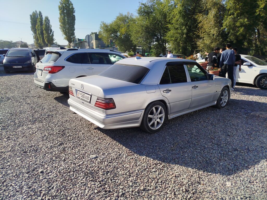 Mercedes-Benz W124: 1994 г., 2.2 л, Механика, Бензин, Седан: фото 6