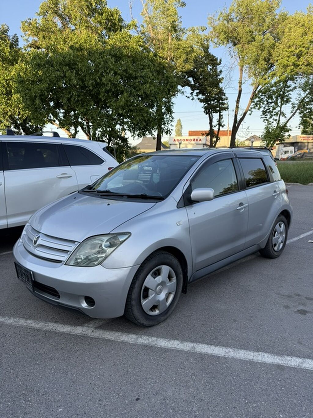 Toyota Ist: 2004 г., 1.3 л, Автомат, Бензин, Хэтчбэк: фото 2