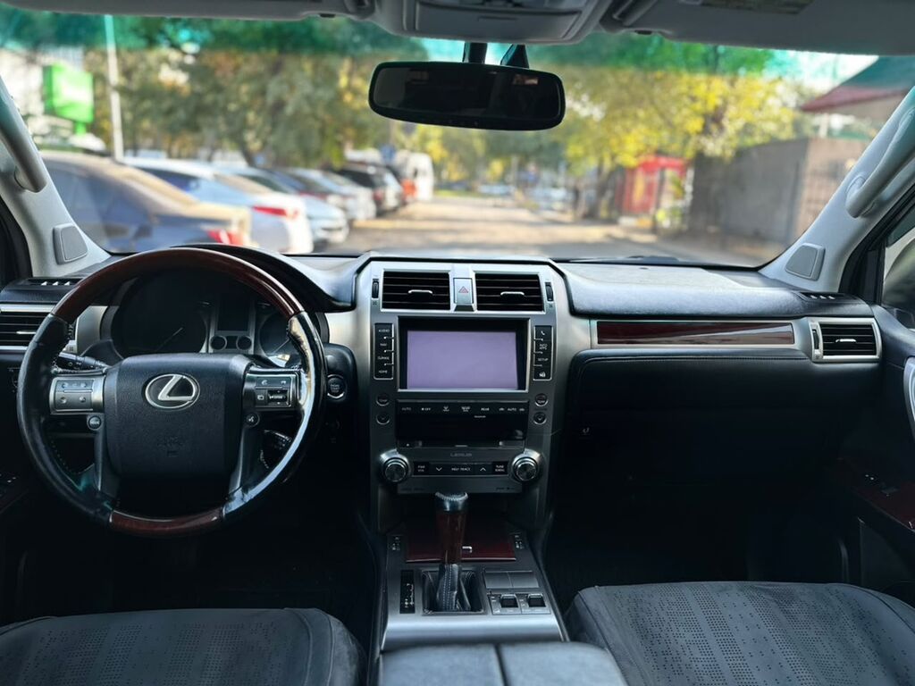 Lexus GX: 2015 г., 4.6 л, Автомат, Газ, Внедорожник: фото 6