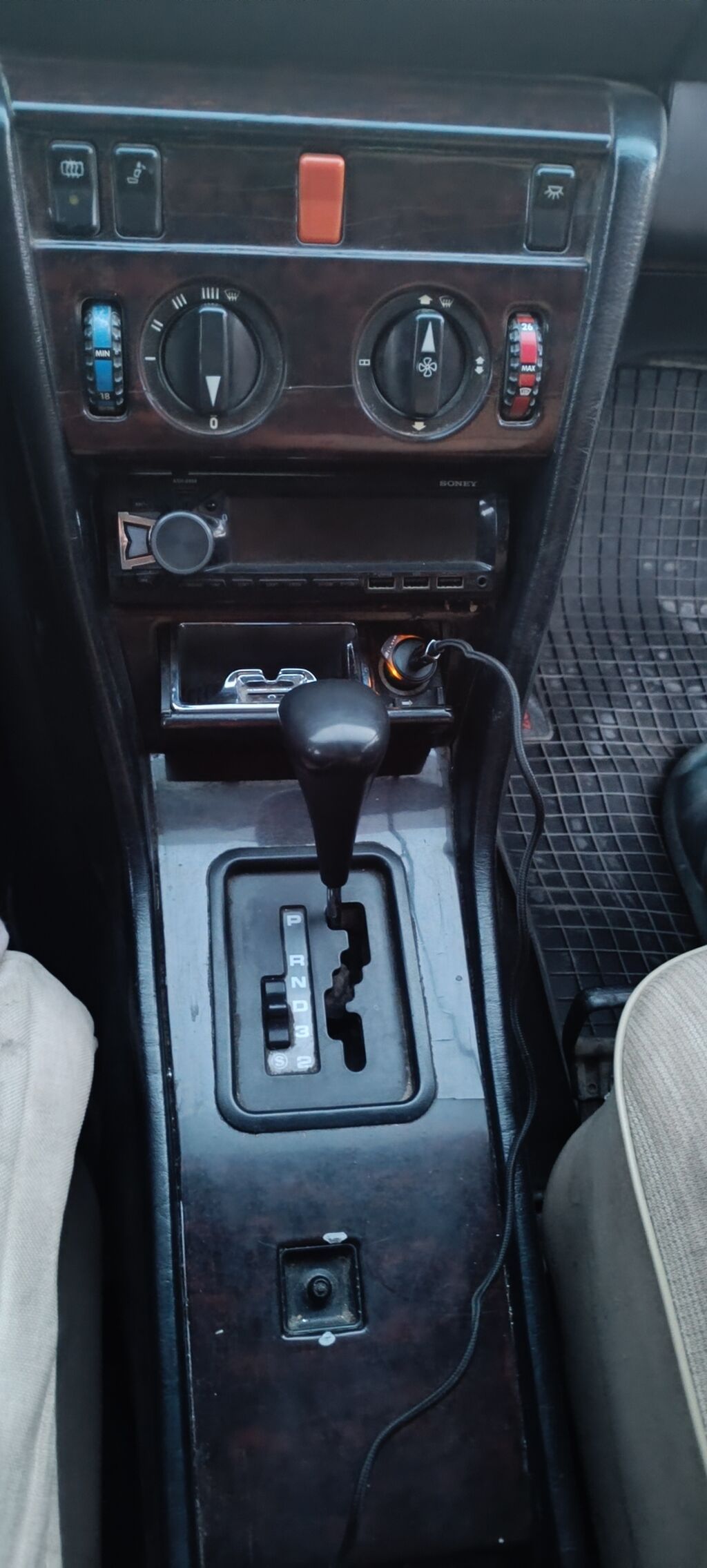 Mercedes-Benz E-Class: 1989 г., 2.3 л, Автомат, Бензин, Седан: фото 8