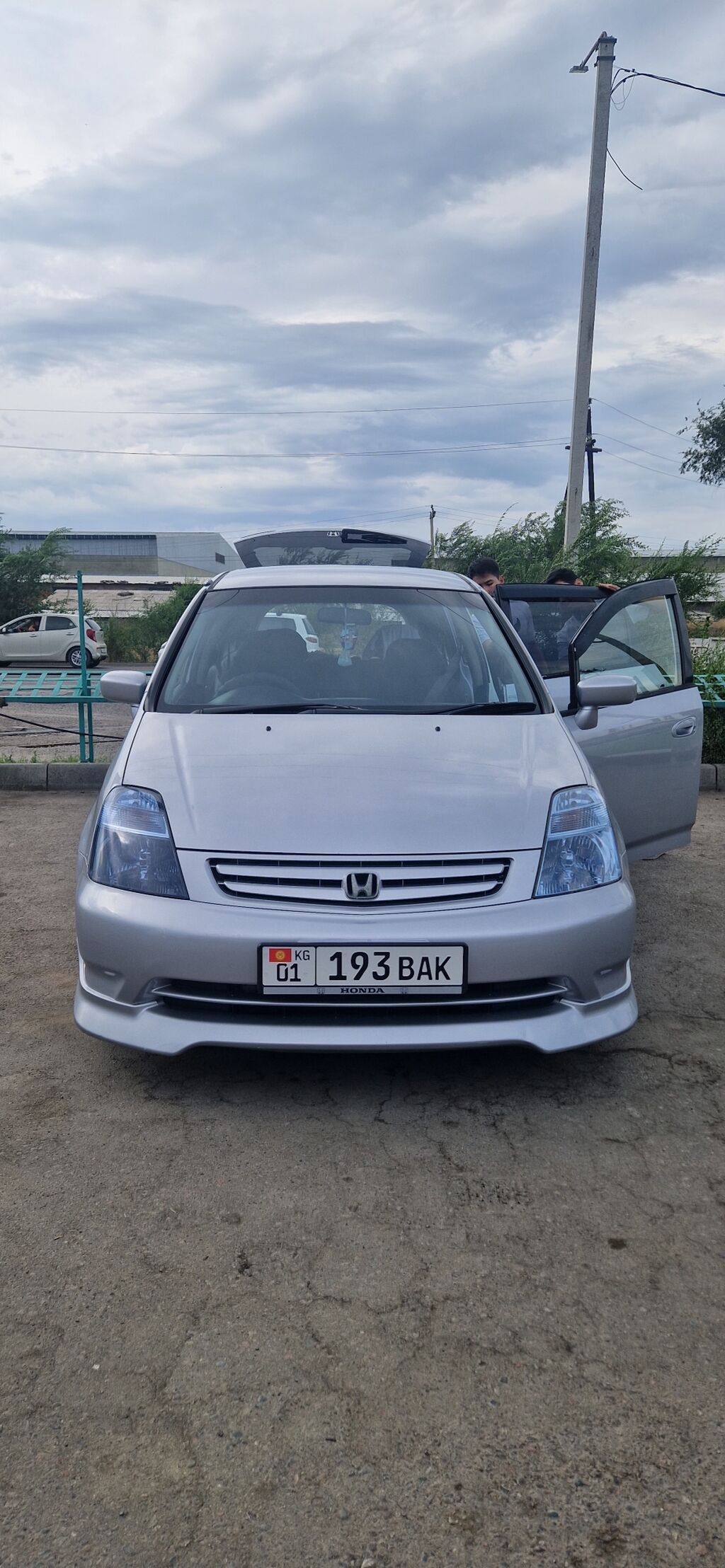 Honda Stream: 2001 г., 1.7 л, Автомат, Бензин, Минивэн: фото 2
