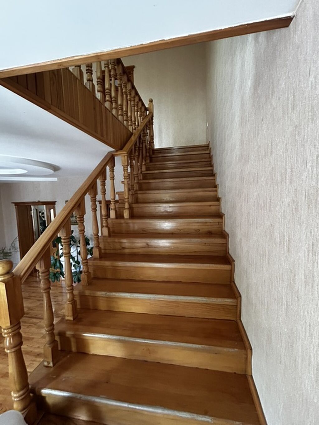 218 kv. m, 6 otaqlı, Qaz, İnternet, Kombi