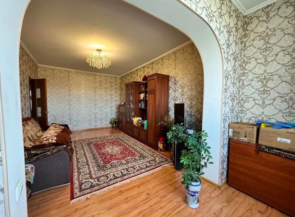4 комнаты, 82 м², Золотой квадрат 106 серия, 7 этаж, Евроремонт: фото 2