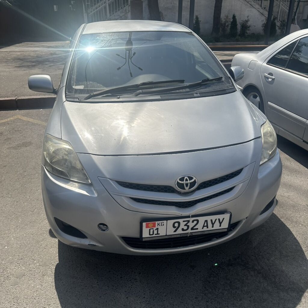 Toyota Belta: 2006 г., 1.3 л, Автомат, Бензин, Седан: фото 1