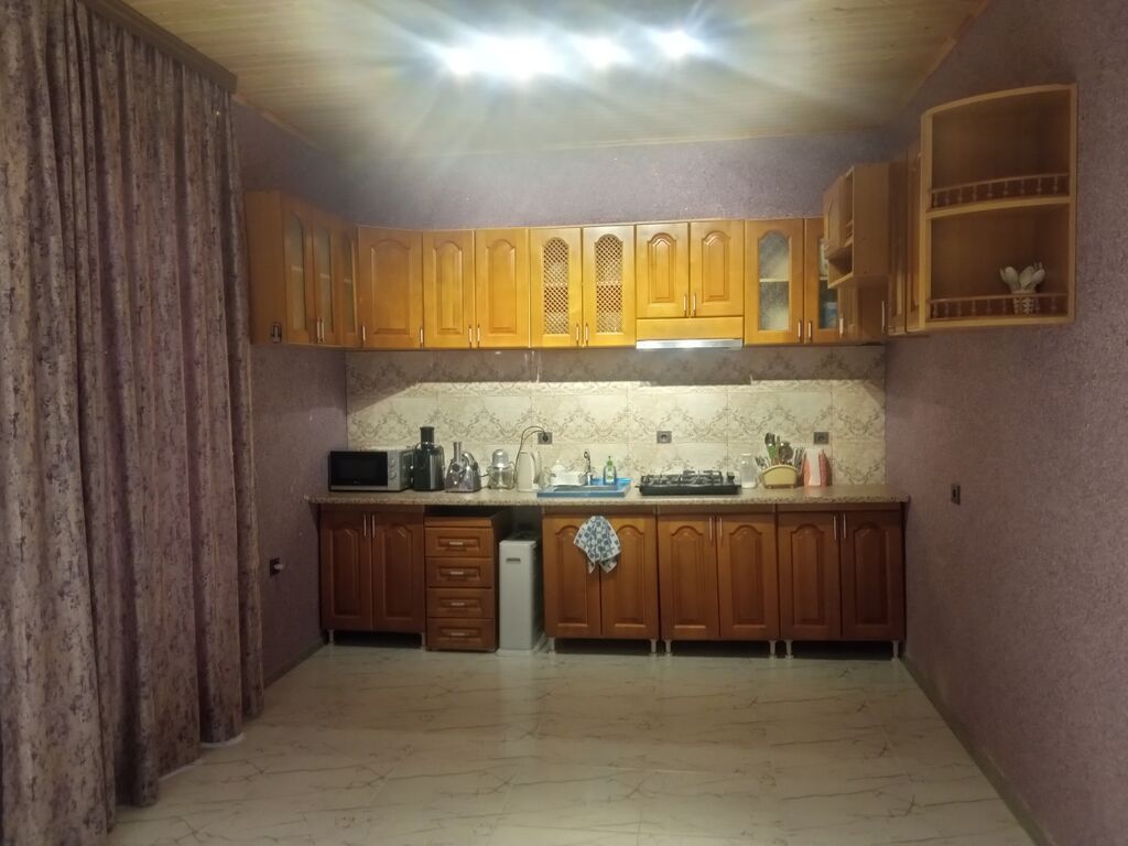 70 kv. m, 3 otaqlı, İnternet, İşıq, Su