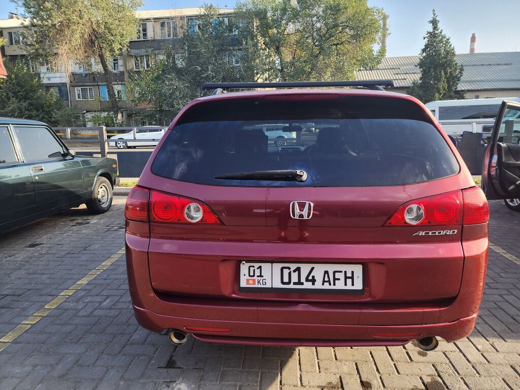 Honda Accord: 2003 г., 2.4 л, Автомат, Бензин, Универсал: фото 2