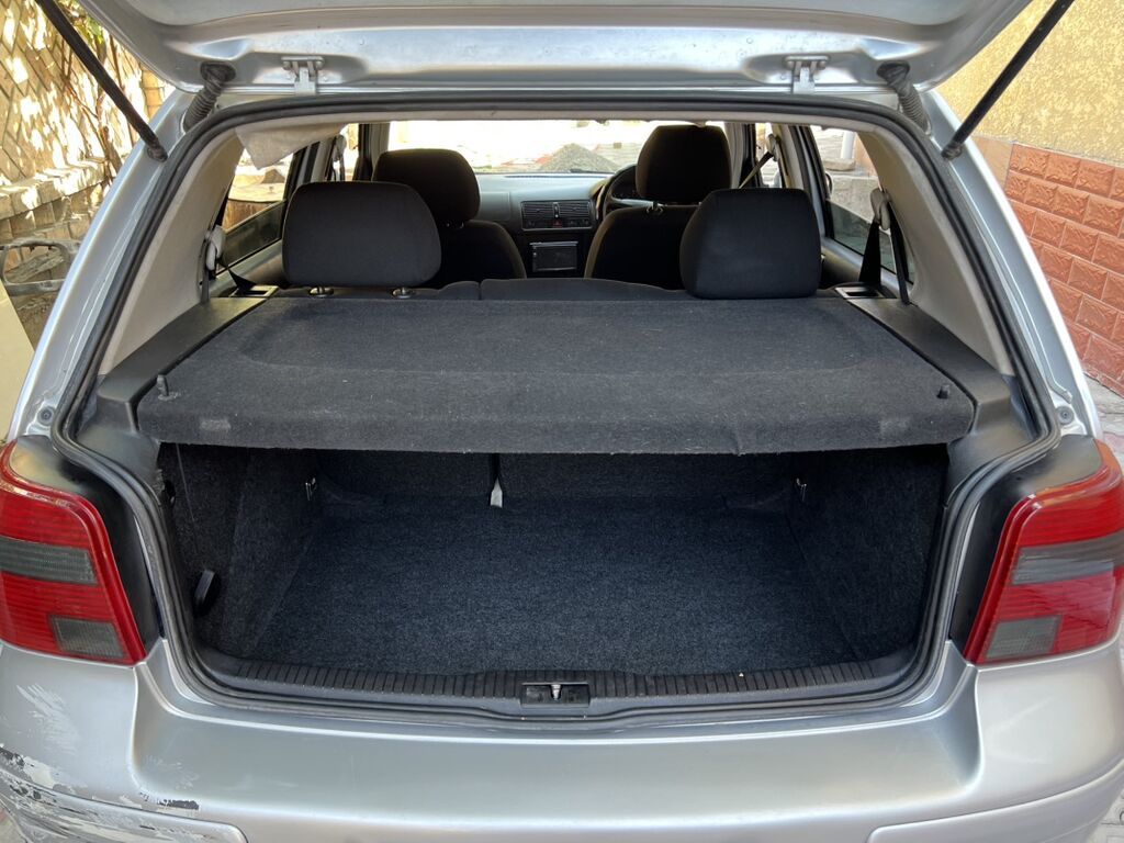 Volkswagen Golf: 2003 г., 1.6 л, Автомат, Бензин, Хэтчбэк: фото 4