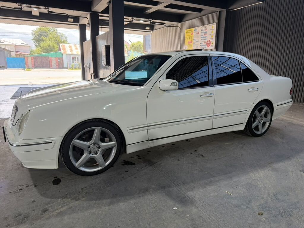Mercedes-Benz E-Class: 2001 г., 4.3 л, Автомат, Бензин, Седан: фото 3