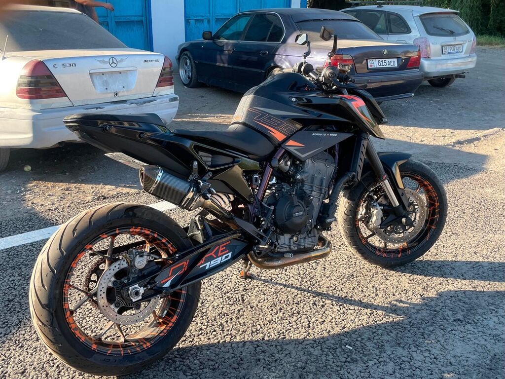 KTM 790 Duke — агрессивный нейкед с острым характером и технологичным: фото 2