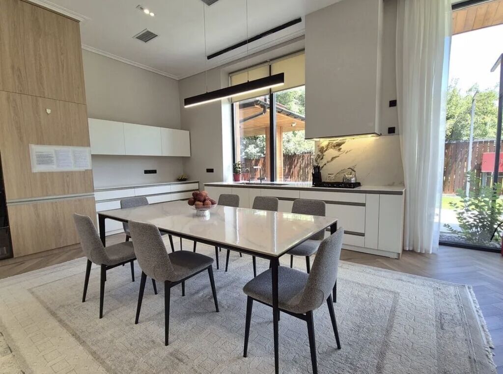 600 м², 8 комнат, Киргизия 1: фото 4