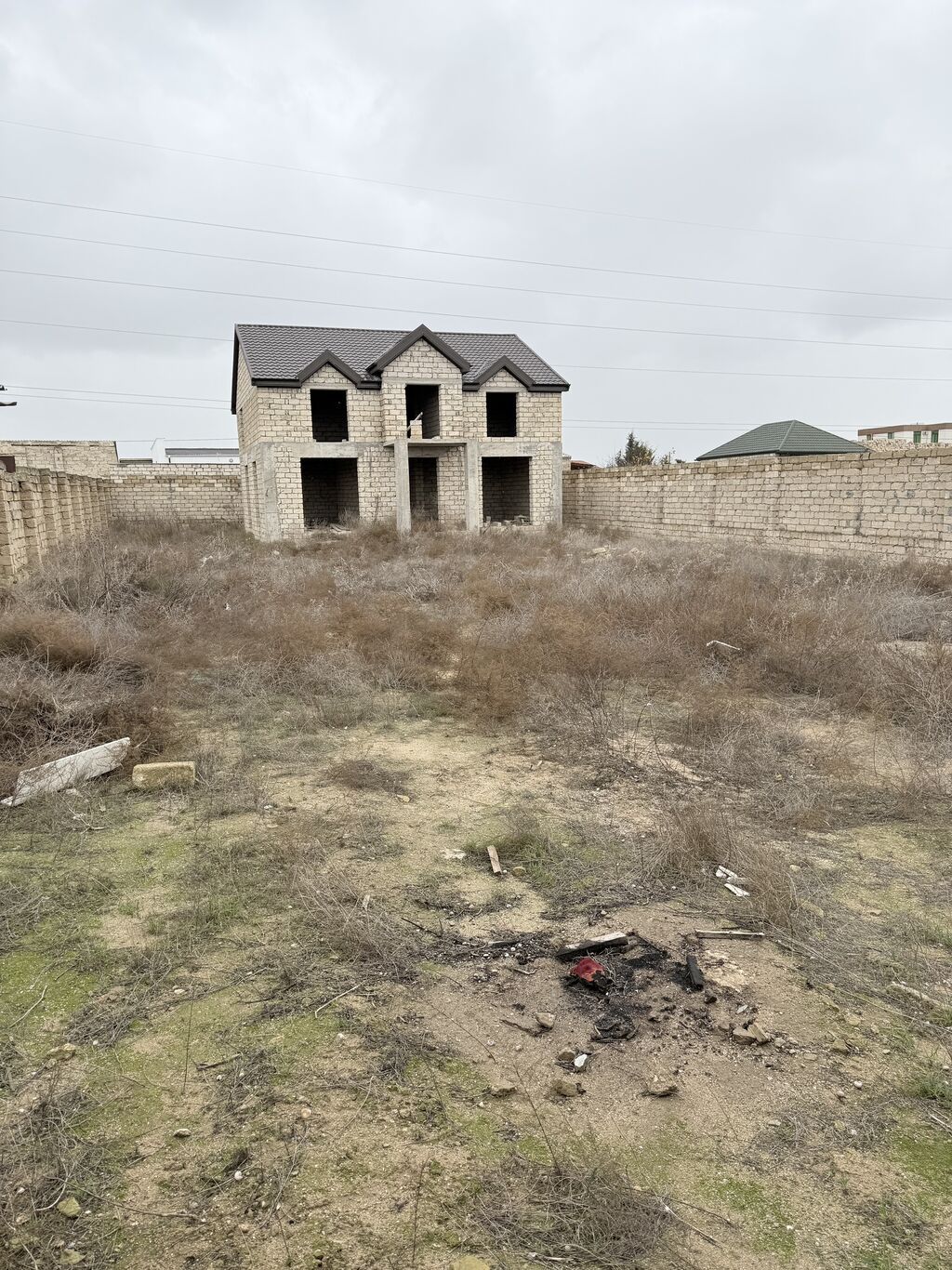 7 otaqlı, 222 kv. m, Təmirsiz