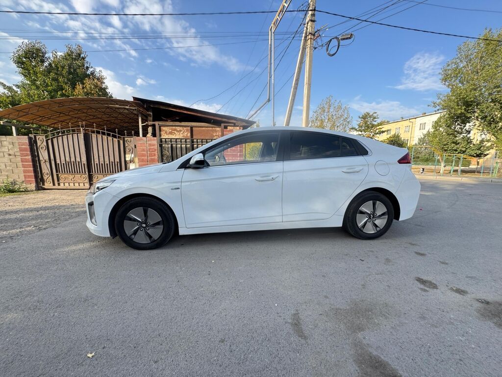 Hyundai Ioniq: 2019 г., 1.6 л, Автомат, Гибрид, Седан: фото 5