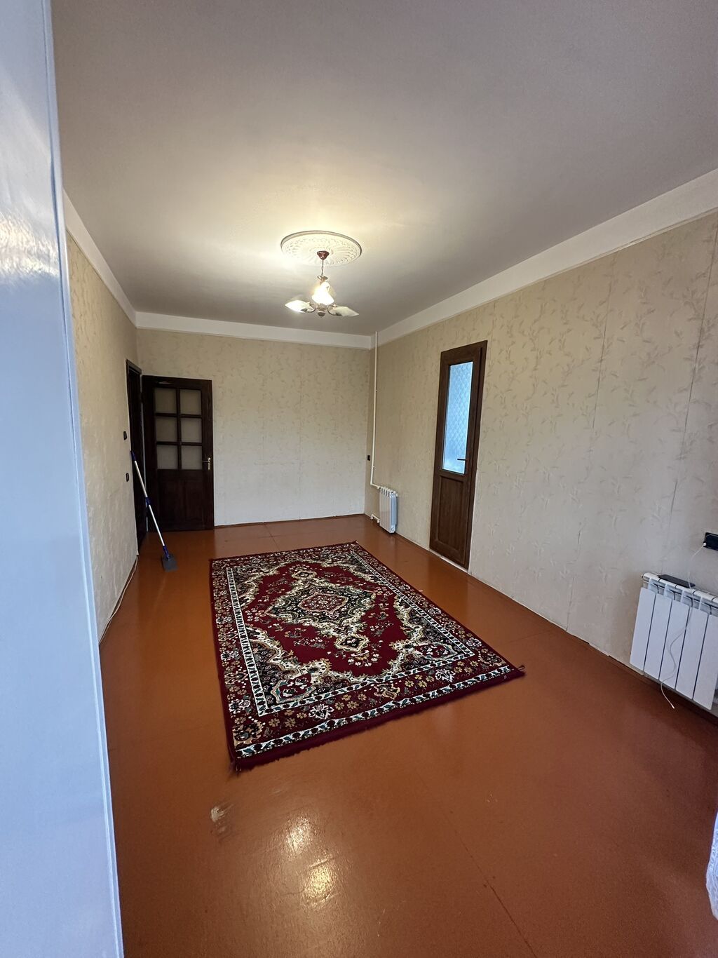 1 otaqdan iki otağa düzəlib mənzil mətbəxdə qaz plitəsi,otaqda
