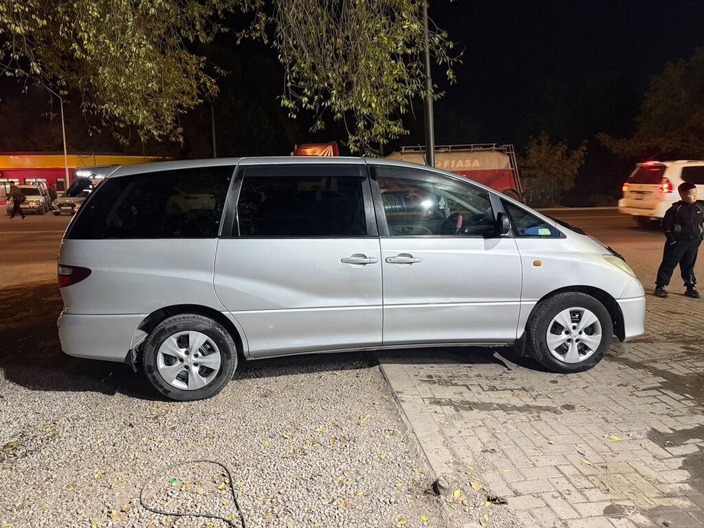 Toyota Estima: 2001 г., 2.4 л, Автомат, Бензин, Минивэн: фото 2