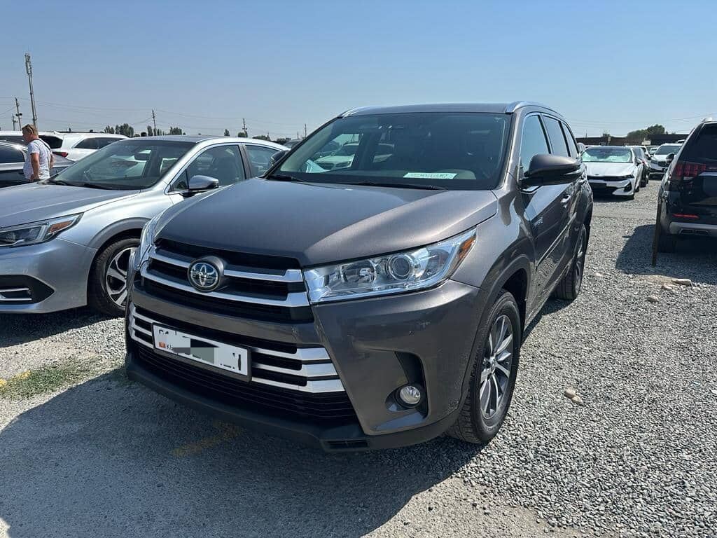 Toyota Highlander: 2018 г., 2.7 л, Бензин, Кроссовер: фото 1