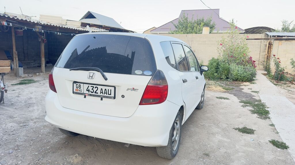 Honda Fit: 2007 г., 1.3 л, Автомат, Бензин, Хэтчбэк: фото 4