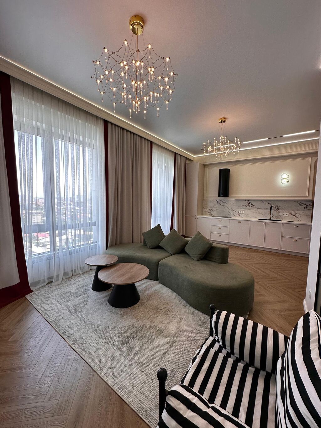 3 комнаты, 80 м², Элитка, 16 этаж, Дизайнерский ремонт: фото 2