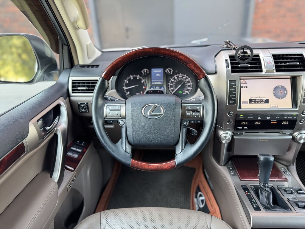 Lexus GX: 2010 г., 4.6 л, Автомат, Бензин, Внедорожник: фото 7