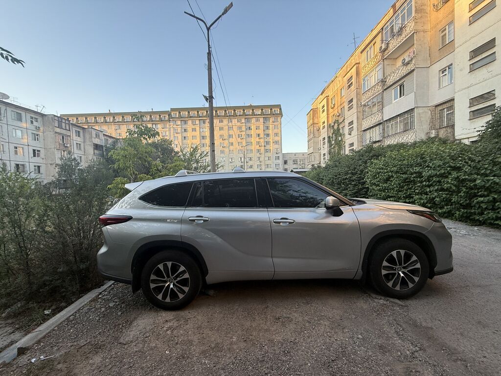 Toyota Highlander: 2021 г., 2.5 л, Гибрид: фото 2