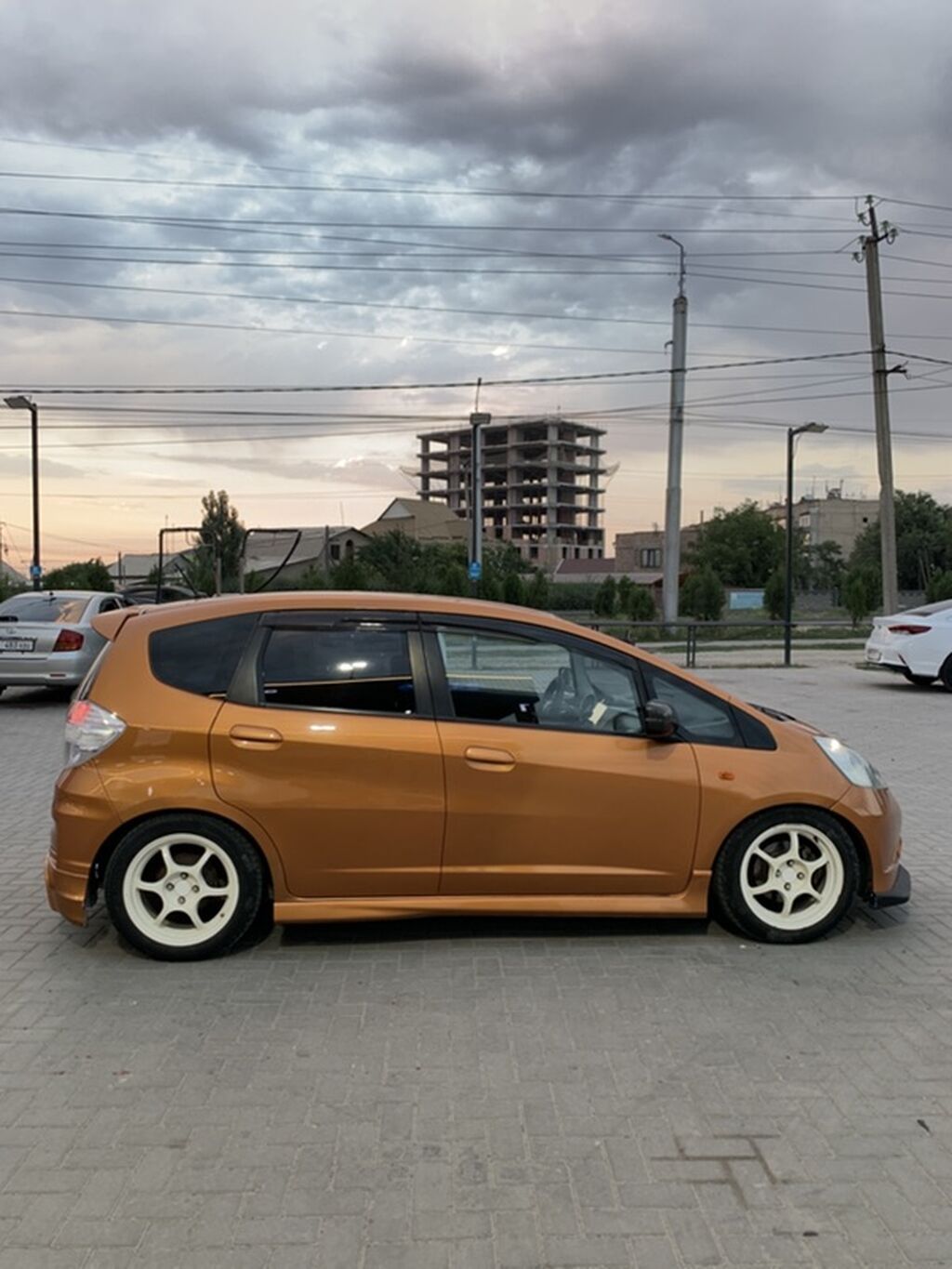 Honda Fit: 2009 г., 1.5 л, Автомат, Бензин, Хэтчбэк: фото 3