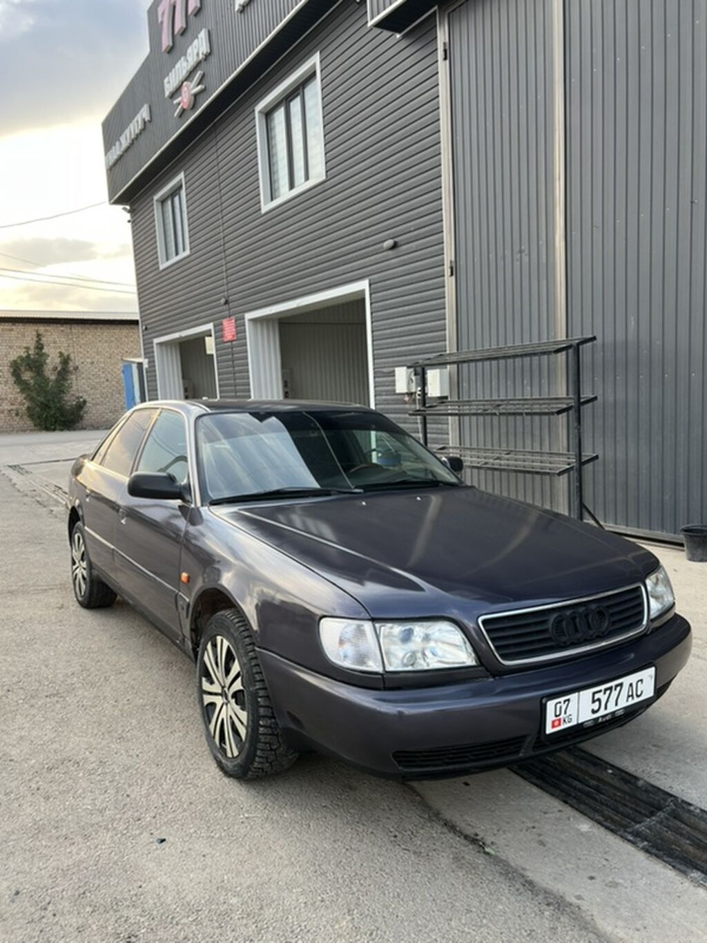 Audi A6: 1995 г., 2.6 л, Механика, Бензин, Седан: фото 3